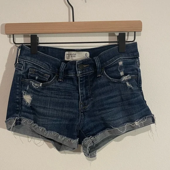 Ambercrombie & Fitch denim shorts low rise size 0 (25”) - Picture 1 of 5